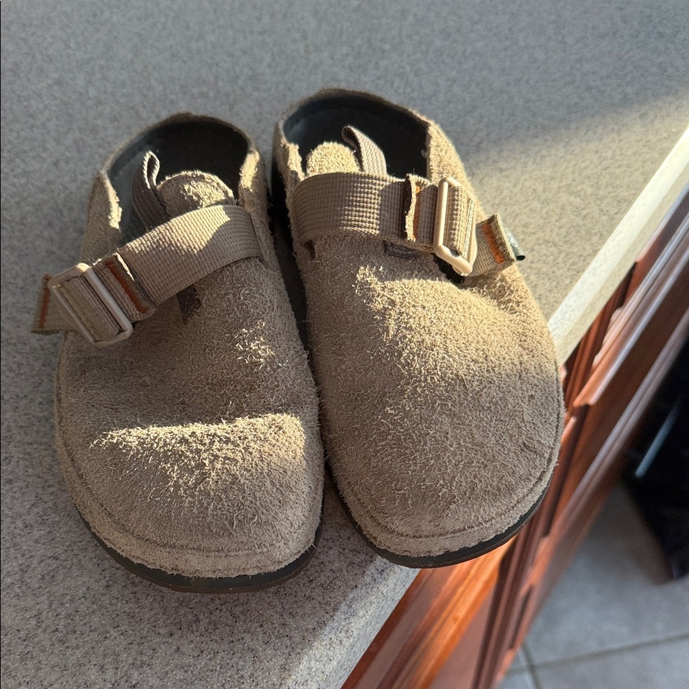 Chaco clogs.